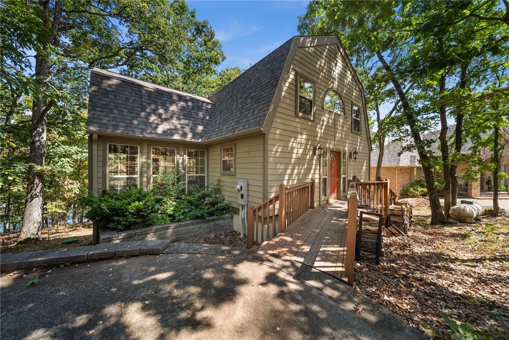 11932 White Oak Drive, Garfield, AR 72732