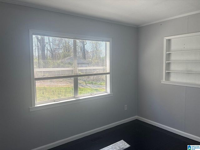 42 4TH AVENUE SE, Graysville, AL 35073