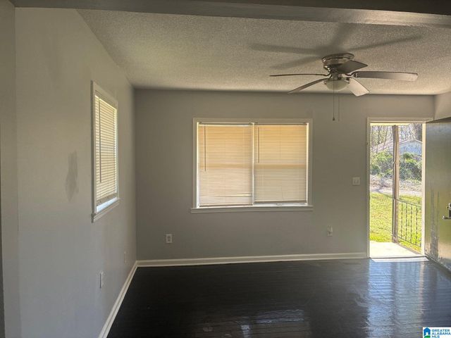 42 4TH AVENUE SE, Graysville, AL 35073