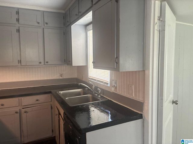 42 4TH AVENUE SE, Graysville, AL 35073