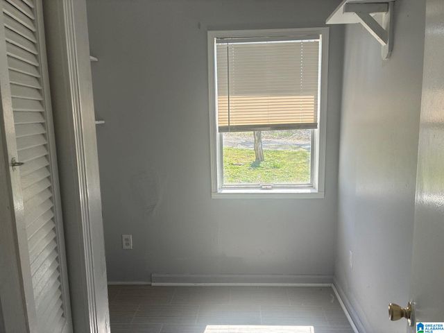 42 4TH AVENUE SE, Graysville, AL 35073