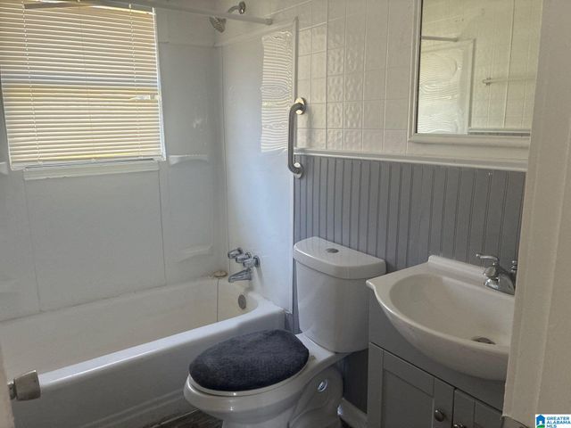 42 4TH AVENUE SE, Graysville, AL 35073