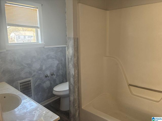 42 4TH AVENUE SE, Graysville, AL 35073