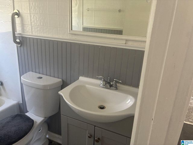 42 4TH AVENUE SE, Graysville, AL 35073