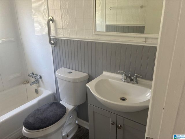 42 4TH AVENUE SE, Graysville, AL 35073