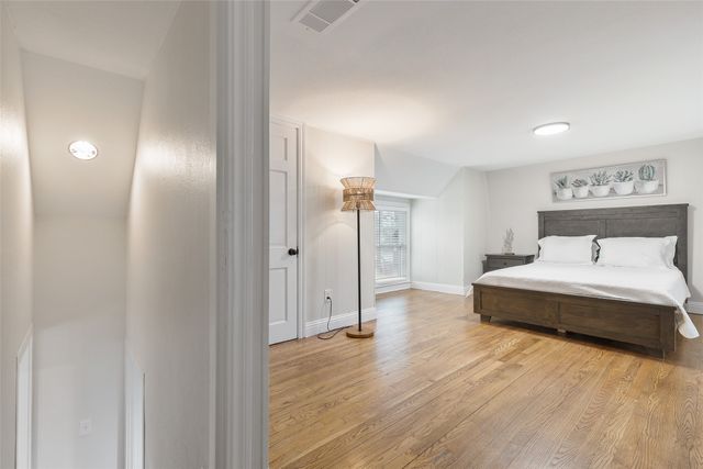 4535 Calmont Avenue, Fort Worth, TX 76107