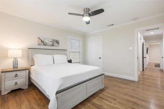 4535 Calmont Avenue, Fort Worth, TX 76107