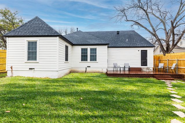 4535 Calmont Avenue, Fort Worth, TX 76107