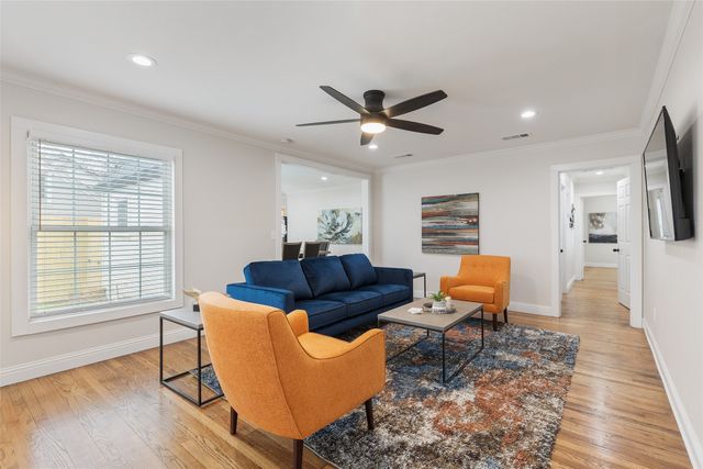 4535 Calmont Avenue, Fort Worth, TX 76107