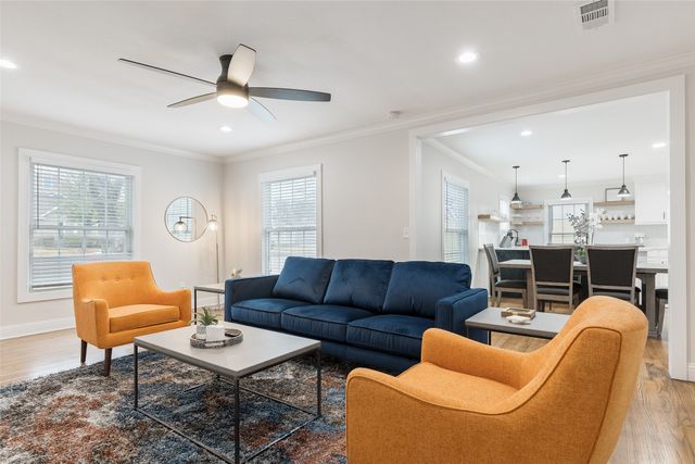 4535 Calmont Avenue, Fort Worth, TX 76107
