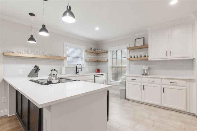 4535 Calmont Avenue, Fort Worth, TX 76107