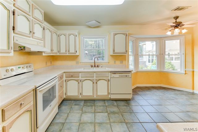 11947 Graceland, Northport, AL 35475