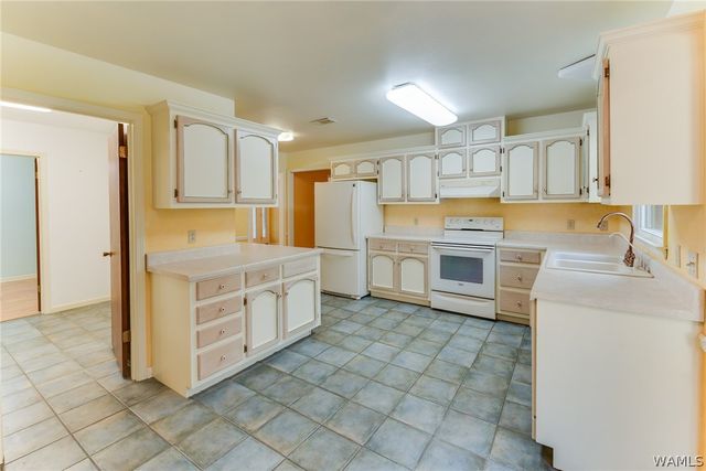 11947 Graceland, Northport, AL 35475