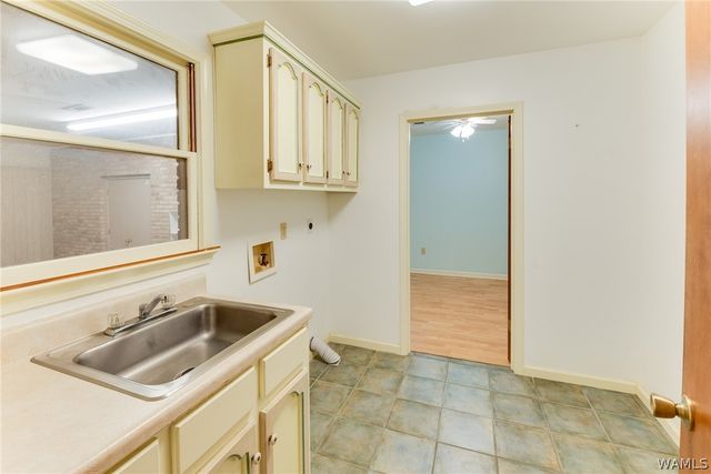 11947 Graceland, Northport, AL 35475