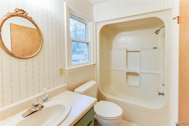 11947 Graceland, Northport, AL 35475