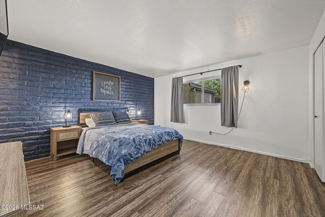 7812 E Kenyon Drive, Tucson, AZ 85710