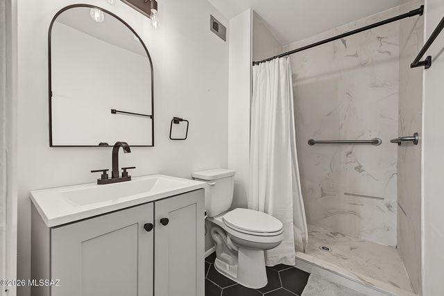 7812 E Kenyon Drive, Tucson, AZ 85710