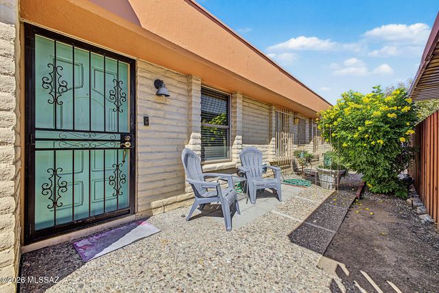 7812 E Kenyon Drive, Tucson, AZ 85710