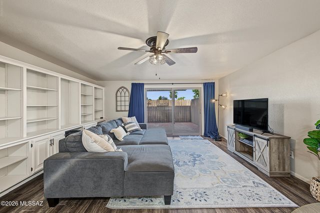 7812 E Kenyon Drive, Tucson, AZ 85710