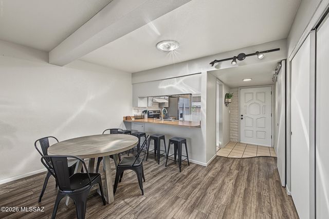 7812 E Kenyon Drive, Tucson, AZ 85710