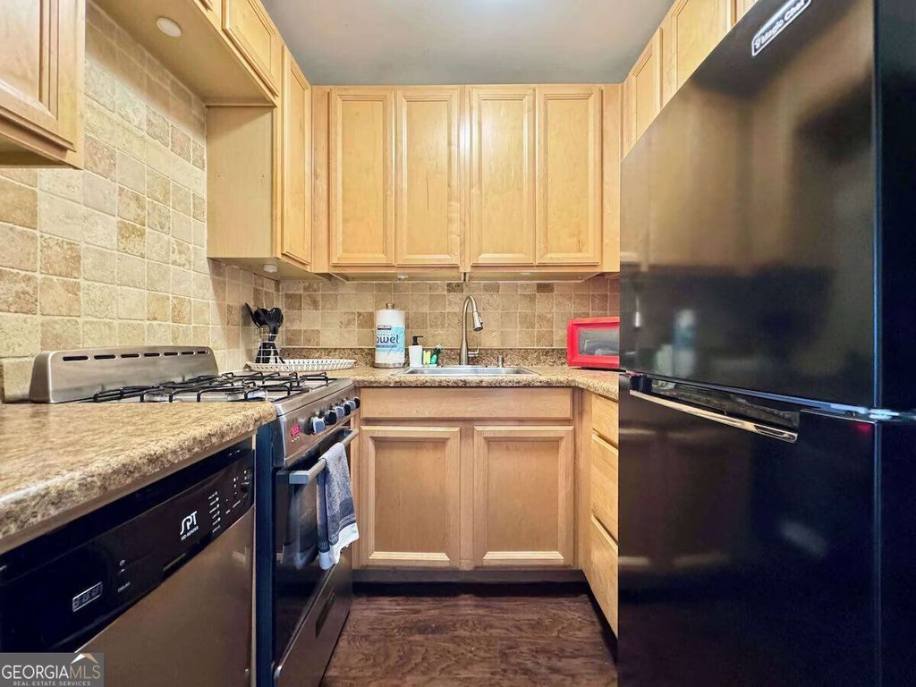 215 Piedmont Avenue NE 301, 404, 807, 1003, 1004, Atlanta, GA 30308 — photo 3