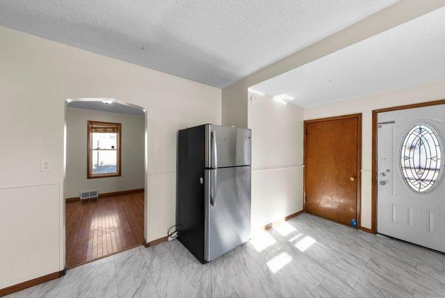 1020 34th Avenue N, Minneapolis, MN 55412