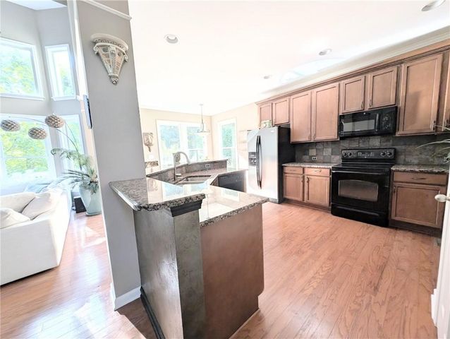 7451 Shady Glen Drive, Flowery Branch, GA 30542