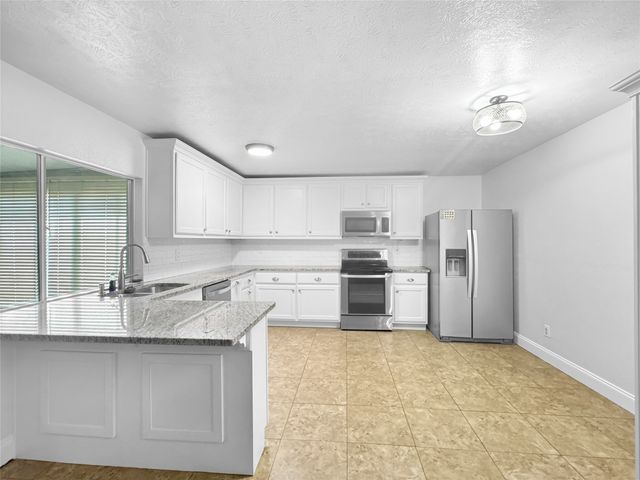 334 E Crossland Boulevard, Grand Prairie, TX 75052