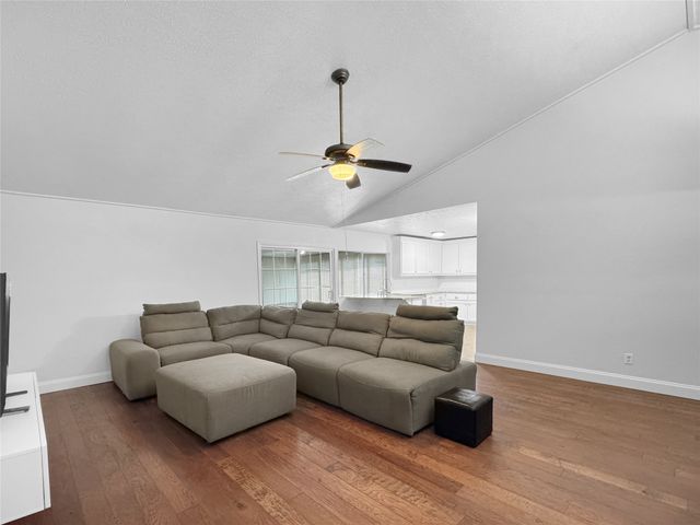 334 E Crossland Boulevard, Grand Prairie, TX 75052
