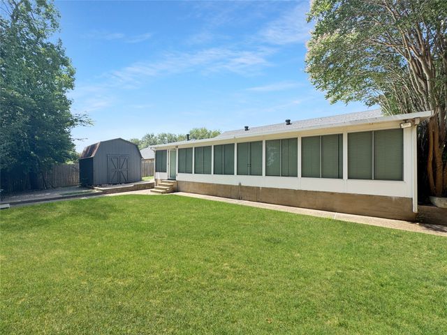 334 E Crossland Boulevard, Grand Prairie, TX 75052