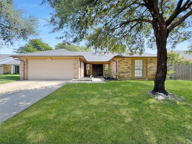 334 E Crossland Boulevard, Grand Prairie, TX 75052