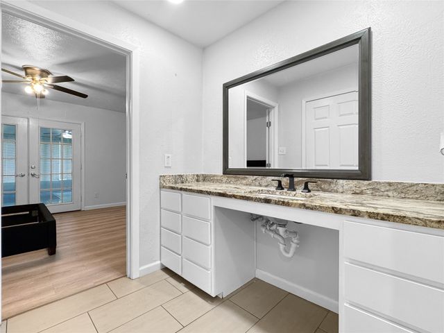 334 E Crossland Boulevard, Grand Prairie, TX 75052