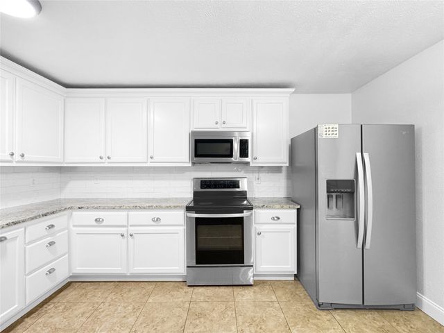334 E Crossland Boulevard, Grand Prairie, TX 75052