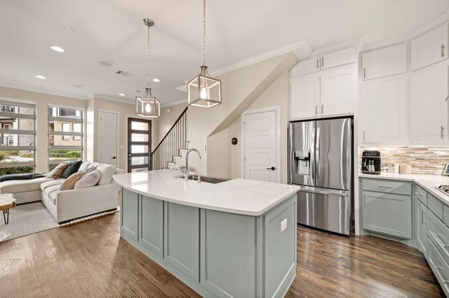 8254 Laflin Lane, Dallas, TX 75231