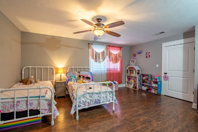 865 SYLVAN DR, Savannah, TN 38372