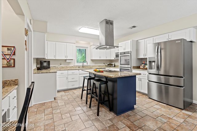 4654 ORTEGA FARMS Circle, Jacksonville, FL 32210