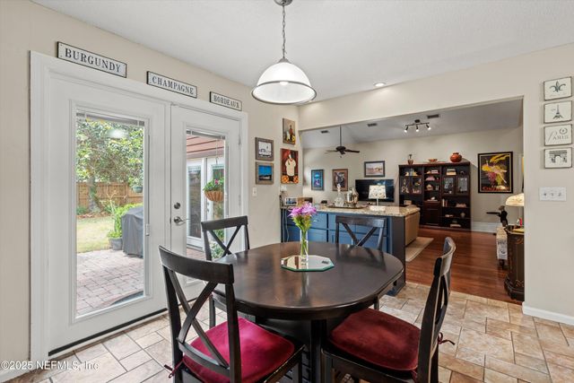 4654 ORTEGA FARMS Circle, Jacksonville, FL 32210