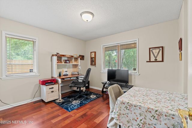 4654 ORTEGA FARMS Circle, Jacksonville, FL 32210