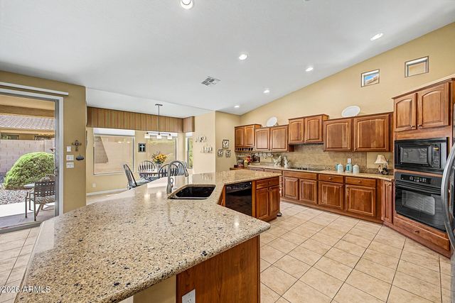 25102 S LAKEWAY Drive, Sun Lakes, AZ 85248