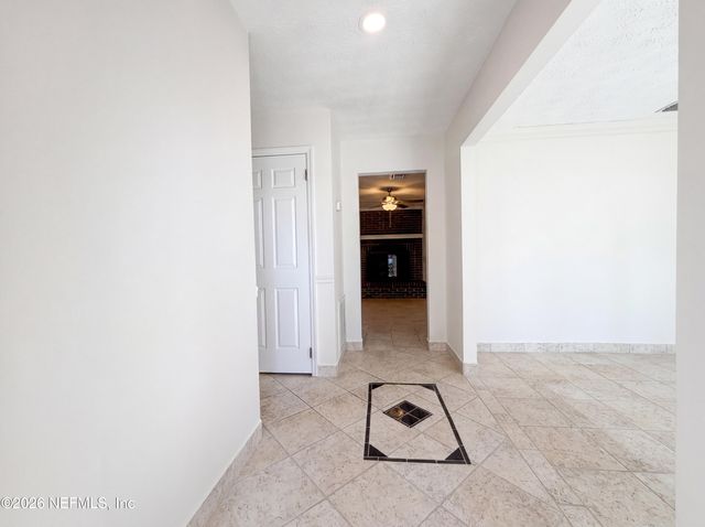 12555 AGATITE Road, Jacksonville, FL 32258