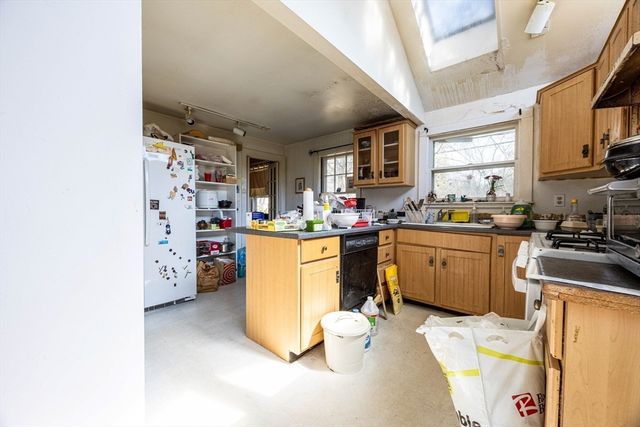 5 Ridgefield, Wayland, MA 01778