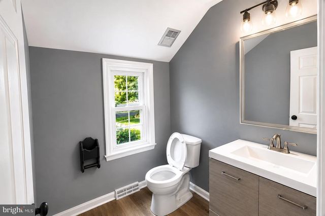5221 MEADOWBROOK DR, Mechanicsburg, PA 17050