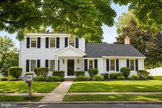 5221 MEADOWBROOK DR, Mechanicsburg, PA 17050
