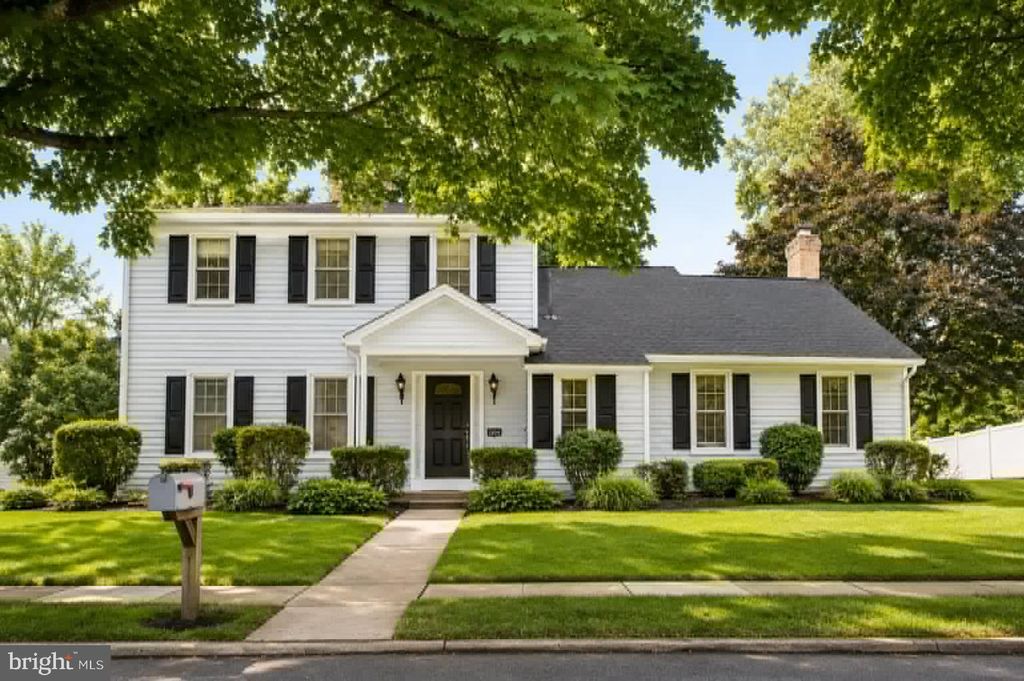 5221 MEADOWBROOK DR, Mechanicsburg, PA 17050