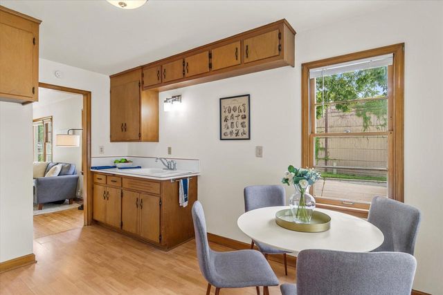 1818 E Fernwood AVENUE, Milwaukee, WI 53207