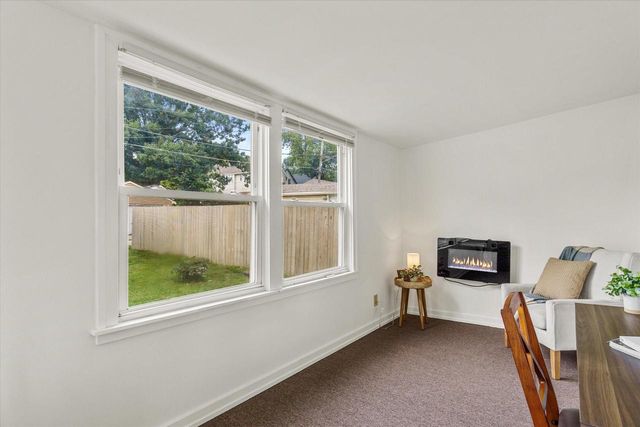 1818 E Fernwood AVENUE, Milwaukee, WI 53207