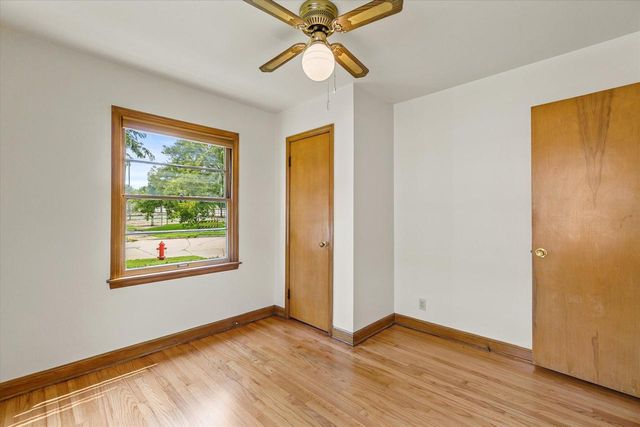 1818 E Fernwood AVENUE, Milwaukee, WI 53207