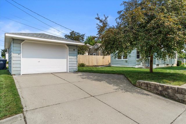 1818 E Fernwood AVENUE, Milwaukee, WI 53207