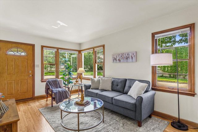 1818 E Fernwood AVENUE, Milwaukee, WI 53207