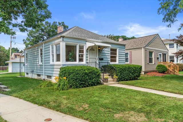 1818 E Fernwood AVENUE, Milwaukee, WI 53207